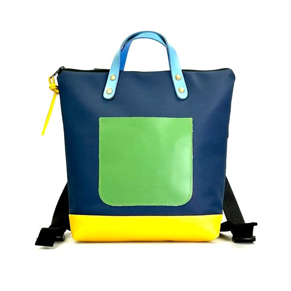 Get the newest Mochila Mini Cuadrada Impermeable con bolsillo extra Daniel  Chong - Azul con bolsillo verde y base amarilla with big discount